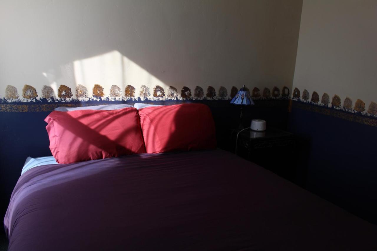 Hostel Redlight Historic Bunk And Speakeasy Truckee