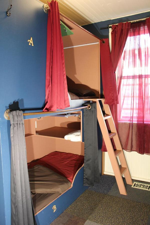 Hostel Redlight Historic Bunk And Speakeasy 2*