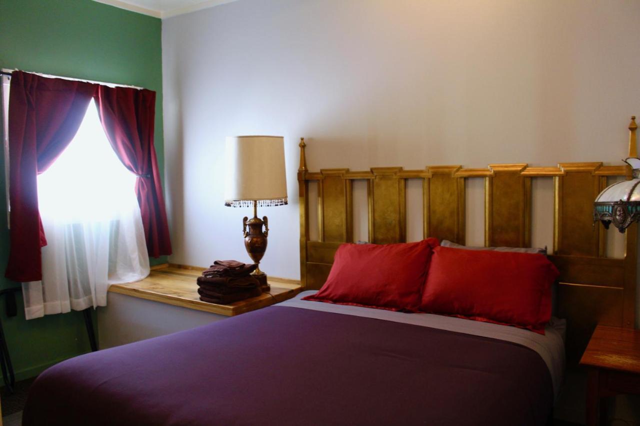 Redlight Historic Bunk And Speakeasy